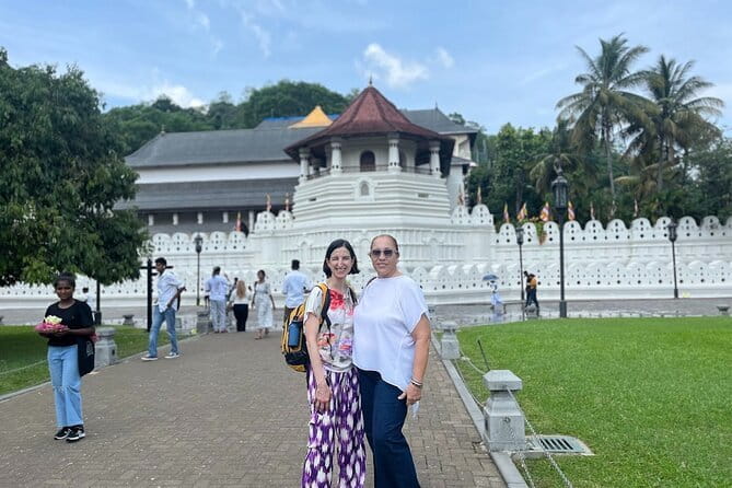 06 Nights 07 Days - Sri Lanka Private Tour - Kandy’s Tooth Relic Temple and the Kandy Cultural Dance Night