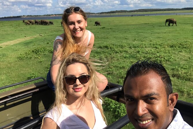 12 Days Sri Lanka Island Adventure and Wild Tour - Kandy: Temple of the Tooth plus gardens and a cultural show