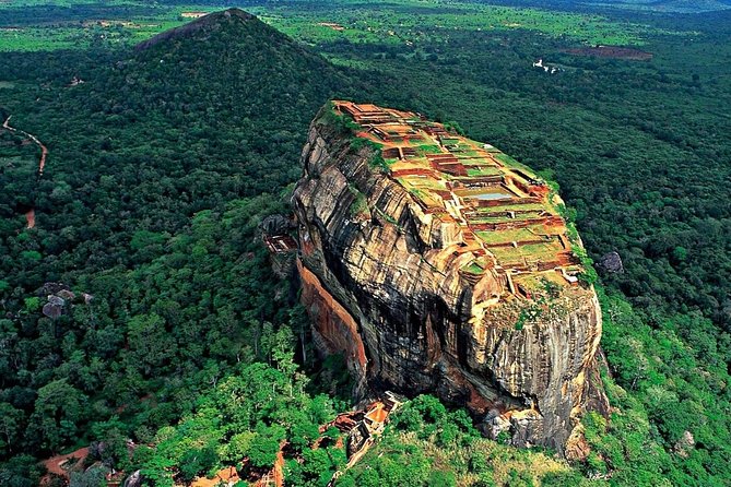 6-Day Sri Lanka Heritage Private Tour - Private chauffeur setup from Colombo (and why it matters)