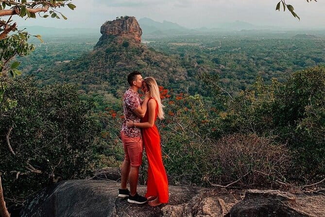 7 Days Private Guided Tour in Sri Lanka - Day 2 around Kandy: spices, gems, a lake viewpoint, and a cultural dance show
