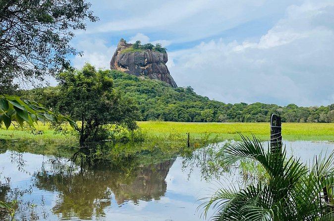 7 Days Sri Lanka Safari Tour - Day 4: Ella and the Adam’s Peak Climb, Plus Waterfalls and the Nine Arches Train Stop