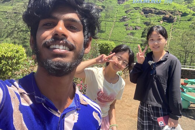 8 Days Sri Lanka Private Round Tour - Day 3: Hill-country views at Ambuluwawa and tea tastings in Nuwara Eliya