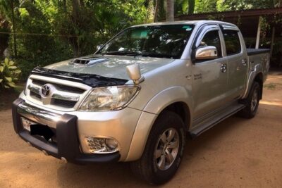 Airport Transfer to/from Anywhere - What happens at Bandaranaike International Airport (driver, name board, handoff)