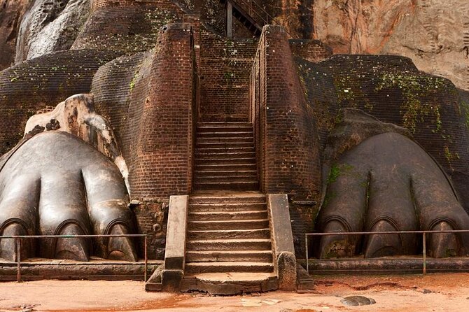 All-inclusive Sigiriya, Dambulla and Wildlife Safari from Colombo - Oakray Woodcarvings: The Pigment-Color Connection That Most Tours Skip