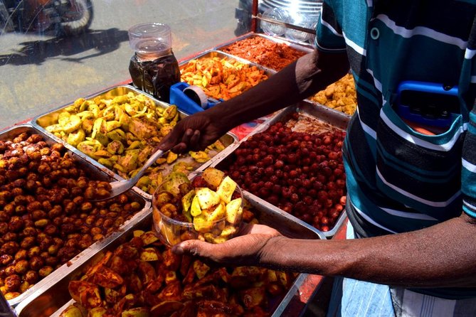 City Tour in Colombo - St Anthony’s Shrine and Gangaramaya Temple: Two Faiths, Two Styles of Meaning