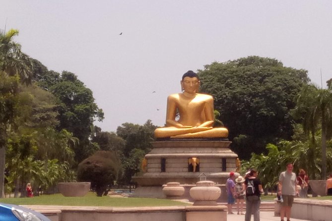 Colombo City Day Tour - Galle Face Green and Independence Square: Sea Air and National Pride