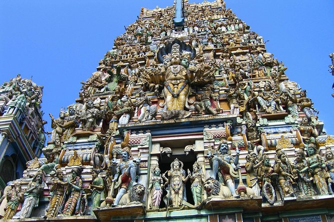 Colombo City Sightseeing - Jami Ul-Alfar Mosque (1908): Architecture and Daily-Prayer Context