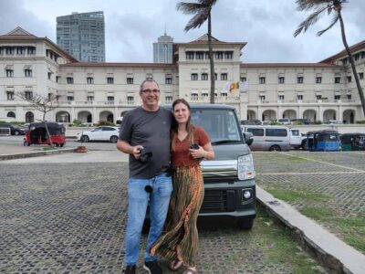 Colombo: City Sightseeing Tour by Car with Driver-Guide - Getting your bearings: Gangaramaya and Sri Kailawasanathan