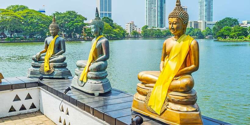 Colombo: City Sightseeing Tour by Tuk-Tuk with Pickup - Street food, fruit, and shopping: where to enjoy it and where to stay sharp