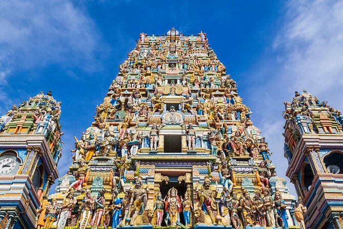 Colombo City Tour - Colombo Fort landmarks: lighthouse history, a red-and-white mosque, and Pettah architecture