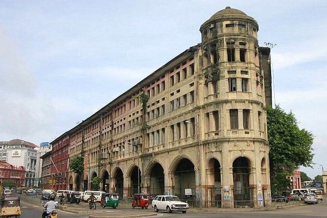 Colombo City Tour by Car – Private & All-Inclusive - Pettah Market and Pettah’s quieter corners