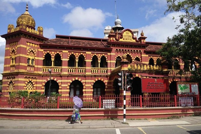 Colombo City Tour by Car – Private & All-Inclusive - Sea air and a tea factory stop that actually lets you buy something