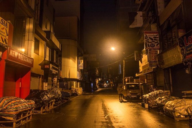 Colombo City Tour by Car – Private & All-Inclusive - Temples and old Colombo layers at Captain’s Garden (Maradana area)