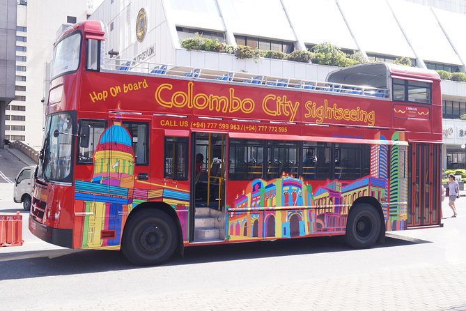 Colombo City Tour by Open-Deck Bus - Stop 1: Galle Face Green, Promenade, and the WWII Details