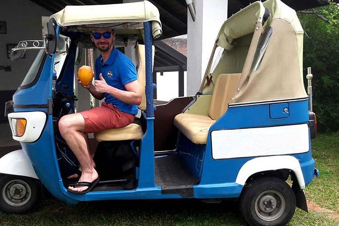 Colombo City Tour By Tuk Tuk - Independence Square and the Temple Pairing: Dress Code + Meaning