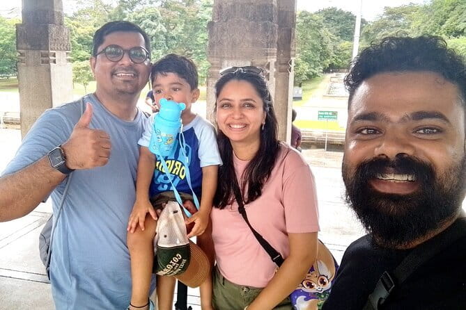 Colombo City Tour By Tuk Tuk (Include Lunch)Morning & Evening - Pettah Market Streets: Where Colombo Actually Runs