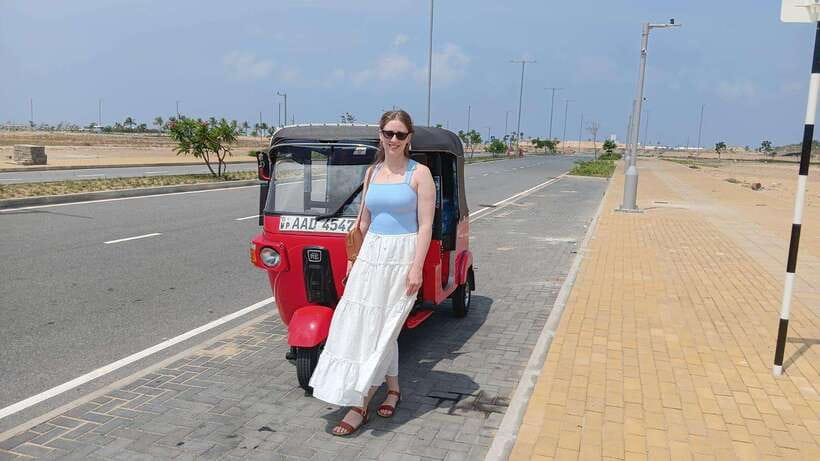 Colombo City Tour by Tuk-Tuk with Hotel Pickup - All Include - Pettah starts with the Red Mosque and old colonial faith