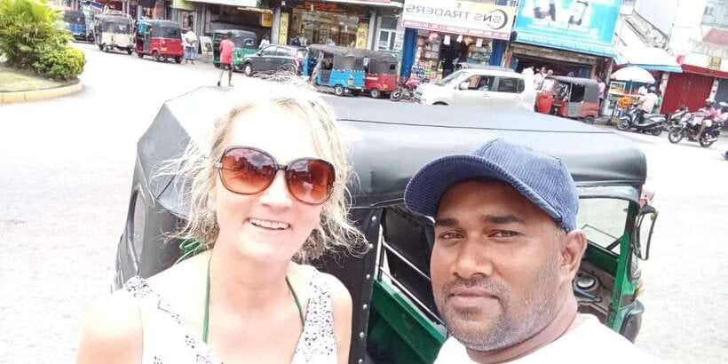 Colombo: City Tour by Tuk Tuk with Pickup - All Inclusive - Independence Memorial Hall, the Red Mosque, and the colonial civic vibe