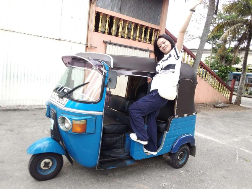 Colombo: City Tour by Tuk Tuk with Pickup - All Inclusive - Lighthouse views, the Clock Tower, and ending on Galle Face Green