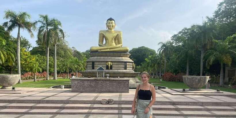 Colombo: City Tour by Tuk Tuk with Srilanka Traditional Food - Gem mine stop: budget-friendly curiosity, not a must-do