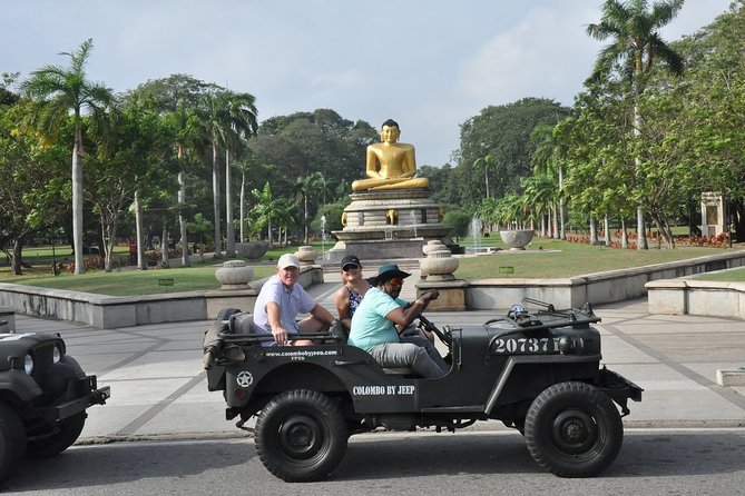 Colombo City Tour by War Jeep - The Landmark Loop Around Galle Face and Dutch Hospital