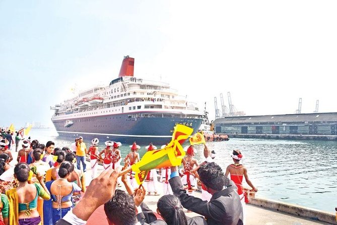 Colombo City Tour Highlights - Colombo Galbokka Lighthouse: iconic views with a security caveat