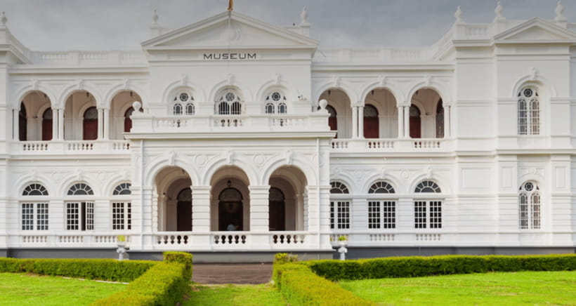 Colombo City Tour with Entry Tickets & Hotel Pickup - Viharamahadevi Park: a calm pause next to Town Hall energy