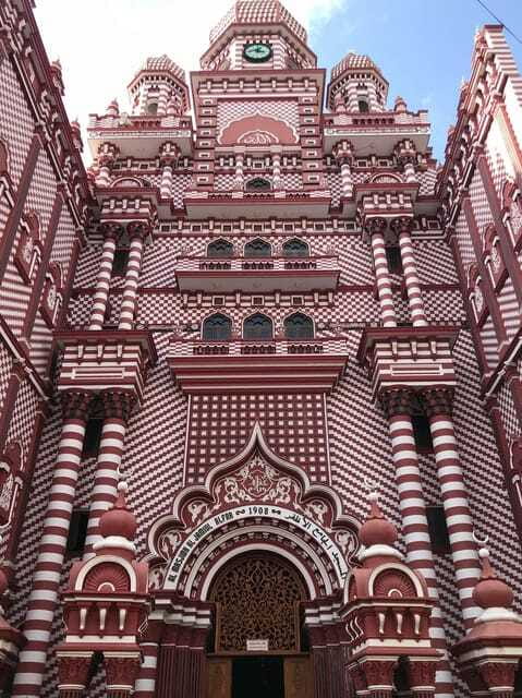 Colombo City Tour with Entry Tickets & Hotel Pickup - Food, drinks, and what your guide can do for lunch