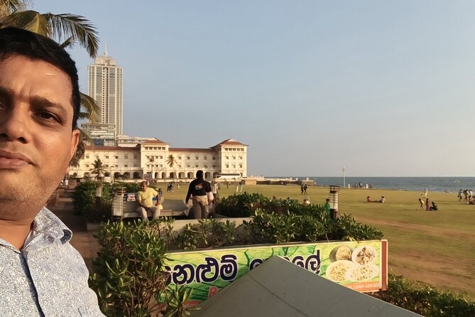 Colombo City Tuk Tuk - Extra-cost choices: Lotus Tower and Gangaramaya