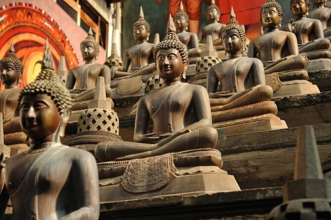 Colombo City Tuk Tuk Safari - Gangaramaya Temple: where worship meets city life