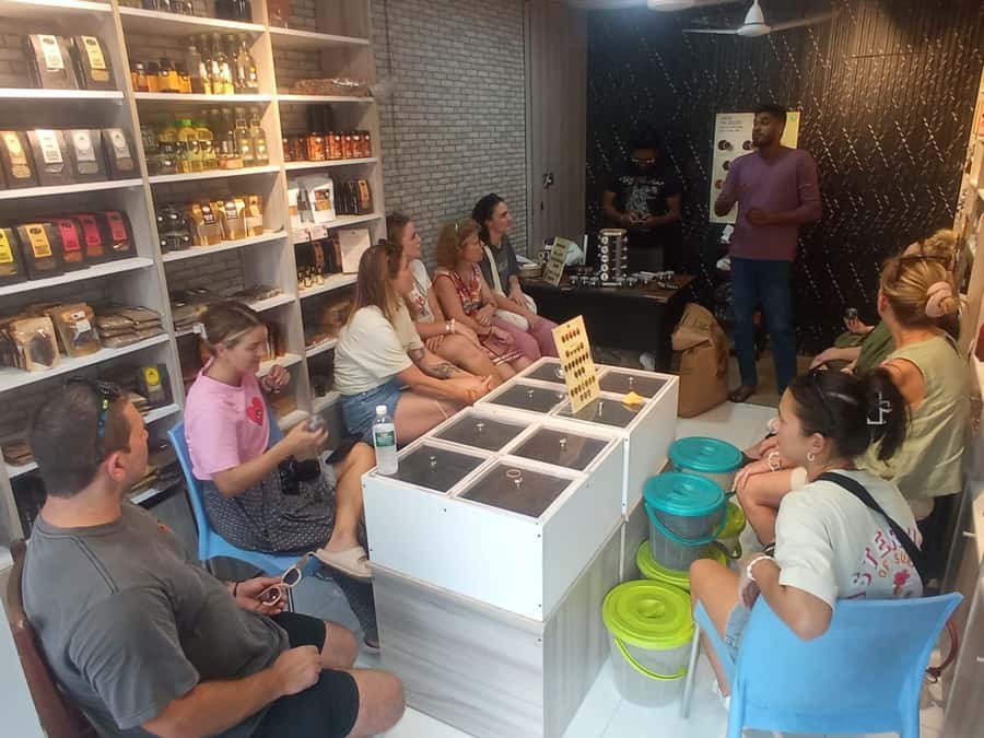 Colombo Foods Tour by Tuk Tuk ( Food chargers included ) - Ceylon tea and spice tasting: how flavors get explained