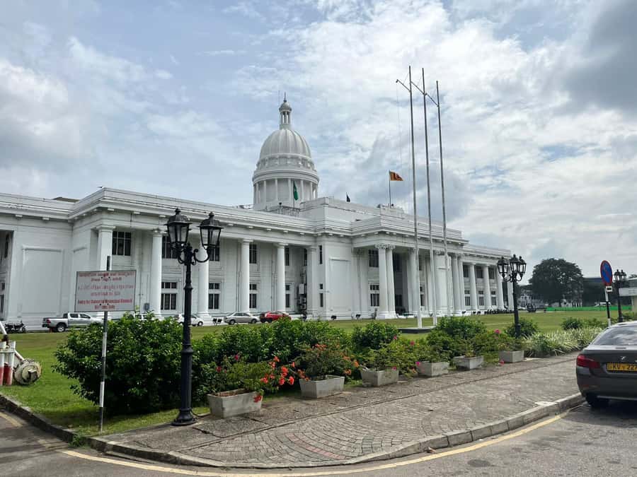 Colombo: Guided City Tour with Entry Tickets - Colombo in Four Hours: Why This Mix Works
