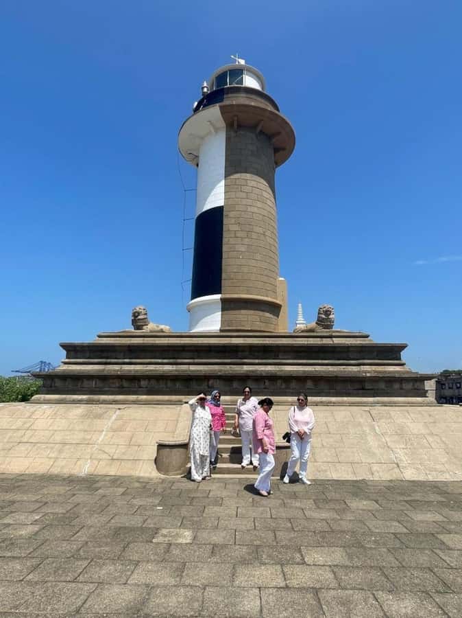 Colombo: Guided City Tour with Entry Tickets - Old City Remnants and Fort Area Walk-Bys: Lighthouse Clock Tower and Light House Galley