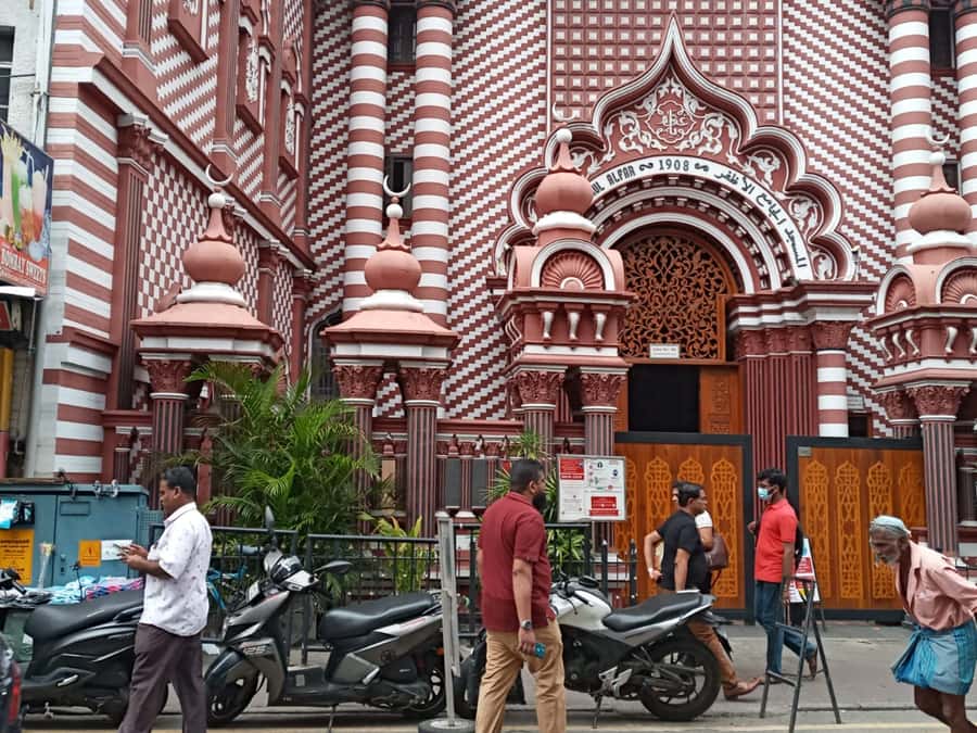 Colombo: Guided City Tour with Entry Tickets - Shopping Without Losing the Day: Markets and What to Buy