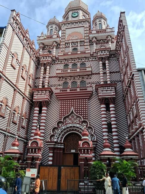 Colombo Heritage &Culture City Tour by Tuk Tuk ALL INCLUSIVE - Ceylon Tea Supermarket, Laksala arts-and-crafts, and a traditional gem mine