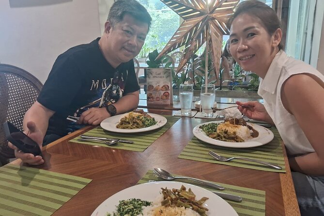 Colombo local Food Tour &City Tour by TukTuk All food Included - Stop 3: Viharamahadevi Park—embassy area, shaded walks, and old land use