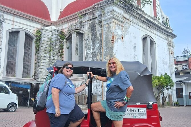 Colombo local Food Tour &City Tour by TukTuk All food Included - Stop 5: Pettah and Thambili king coconut water