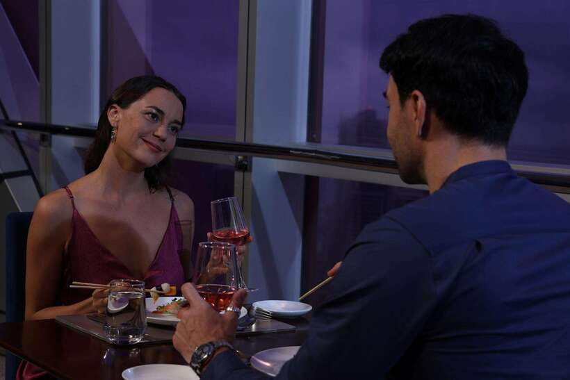 Colombo: Lotus Tower Celebration Dining Experience with Cake - Key things to know before you go