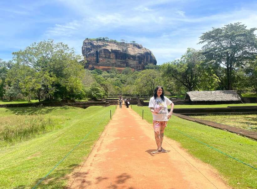 Colombo/Negombo: Sigiriya, Dambulla, and Minneriya Safari - Dambulla Cave Temple: UNESCO caves, statues, and the footwear rule