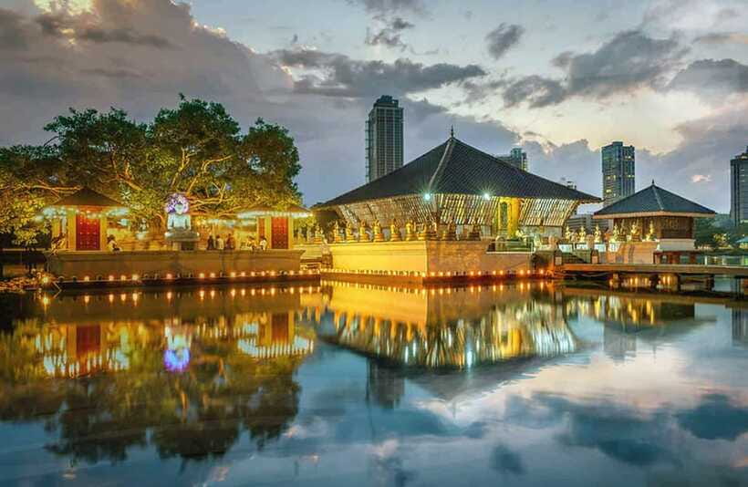Colombo: One Day Private City Tour With Gangaramaya Temple - Dutch Hospital Shopping Precinct and Wolvendaal Church: colonial bones with present-day life