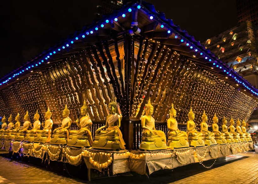Colombo: One Day Private City Tour With Gangaramaya Temple - Gangaramaya Temple on Beira Lake: the image house and museum combo