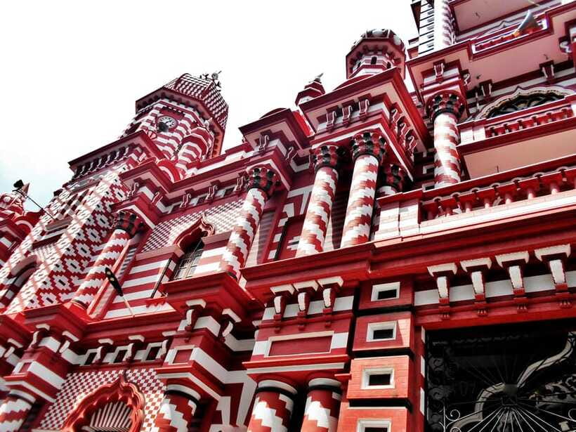 Colombo: One Day Private City Tour With Gangaramaya Temple - Port City beach and the newly built port: modern Colombo by the water
