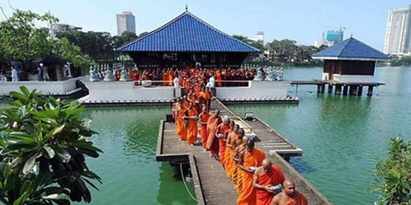 Colombo Port Shore Excursions Colombo City & Kalaniya Temple - Viharamahadevi Park and Independence Square: Colombo’s public spaces