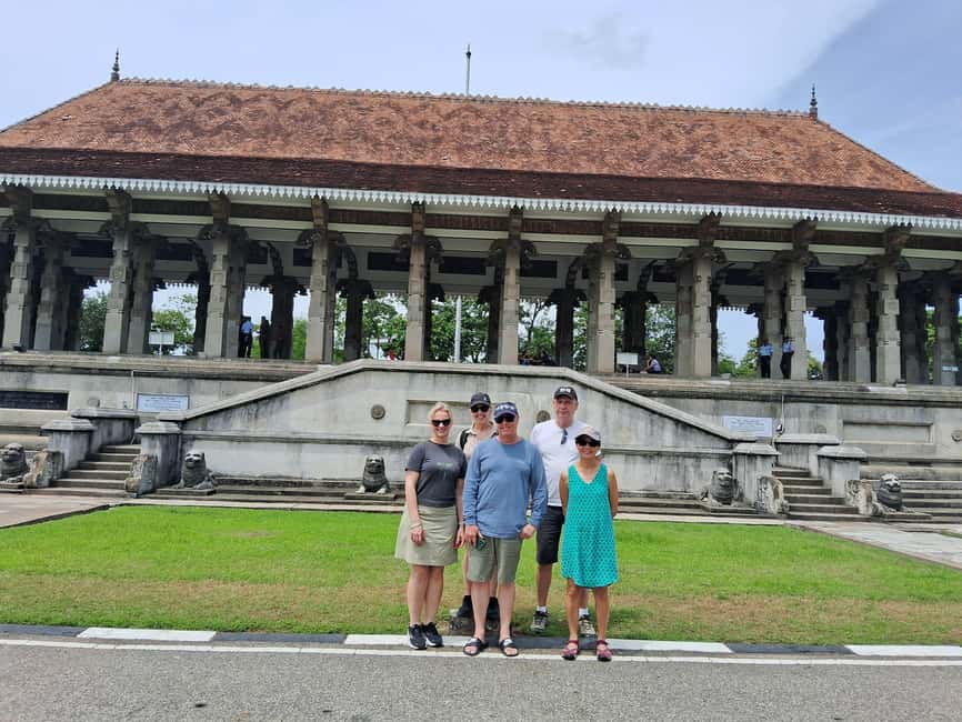 Colombo: Private City Tour by Tuk tuk - All Inclusive - Dutch Hospital Shopping Precinct: colonial bones with modern browsing