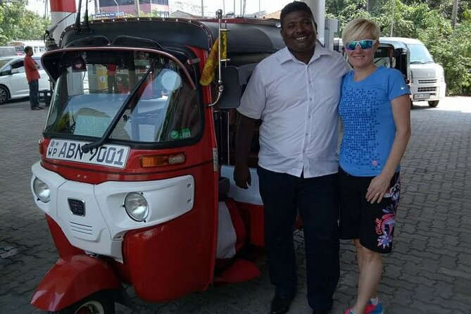 Colombo private city tour by tuk tuk morning and evening - Viharamahadevi Park to Galle Face Green: where the day slows down