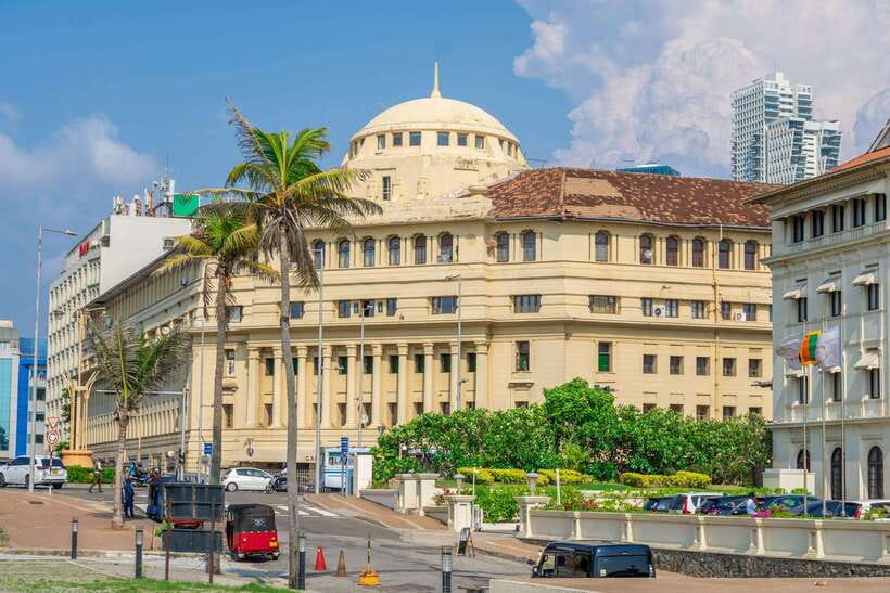 Colombo: private city tour from Negombo with hotel transfers - First Stop: Hindu Kovil hours and what you’ll notice right away