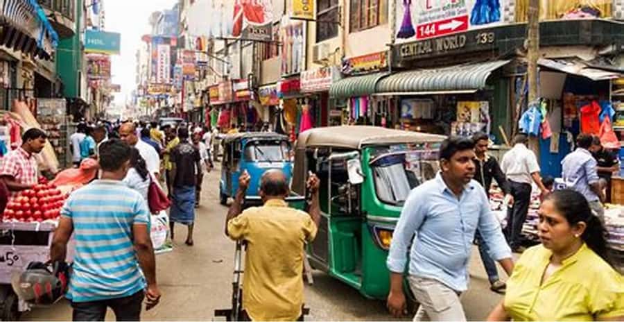 Colombo: Private Guided Tour of the City by Tuk-Tuk - Pettah bazar: shopping and street life you can actually navigate