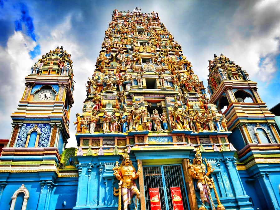 Colombo: Private Guided Tour of the City by Tuk-Tuk - Dutch Hospital area: colonial architecture meeting modern Colombo