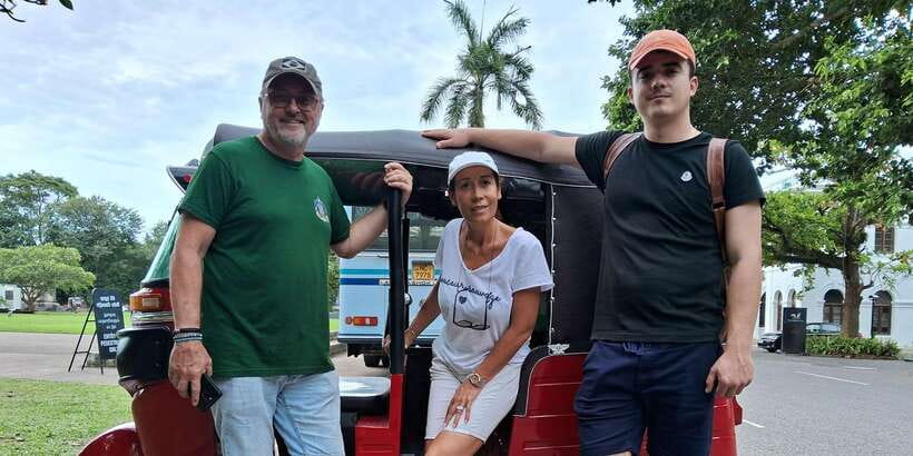 Colombo: Private Tuk-Tuk City Tour with All Entry Fees - What You Actually Get for $23: Private Ride, Coconut Water, and Entry Fees