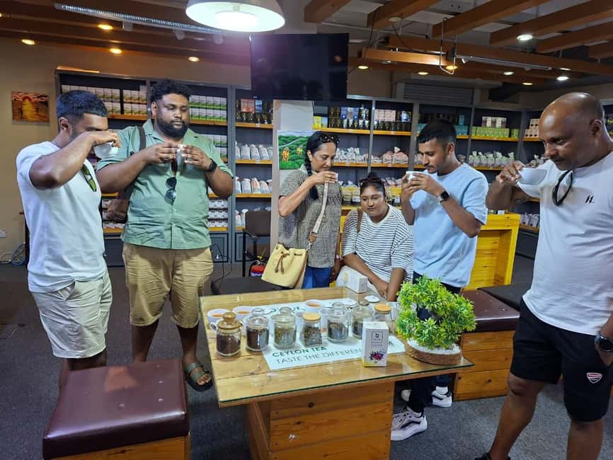 Colombo: Private Tuk-Tuk City Tour with Guide & All Tickets - Pettah Market and Floating Market: the best way to see daily life fast